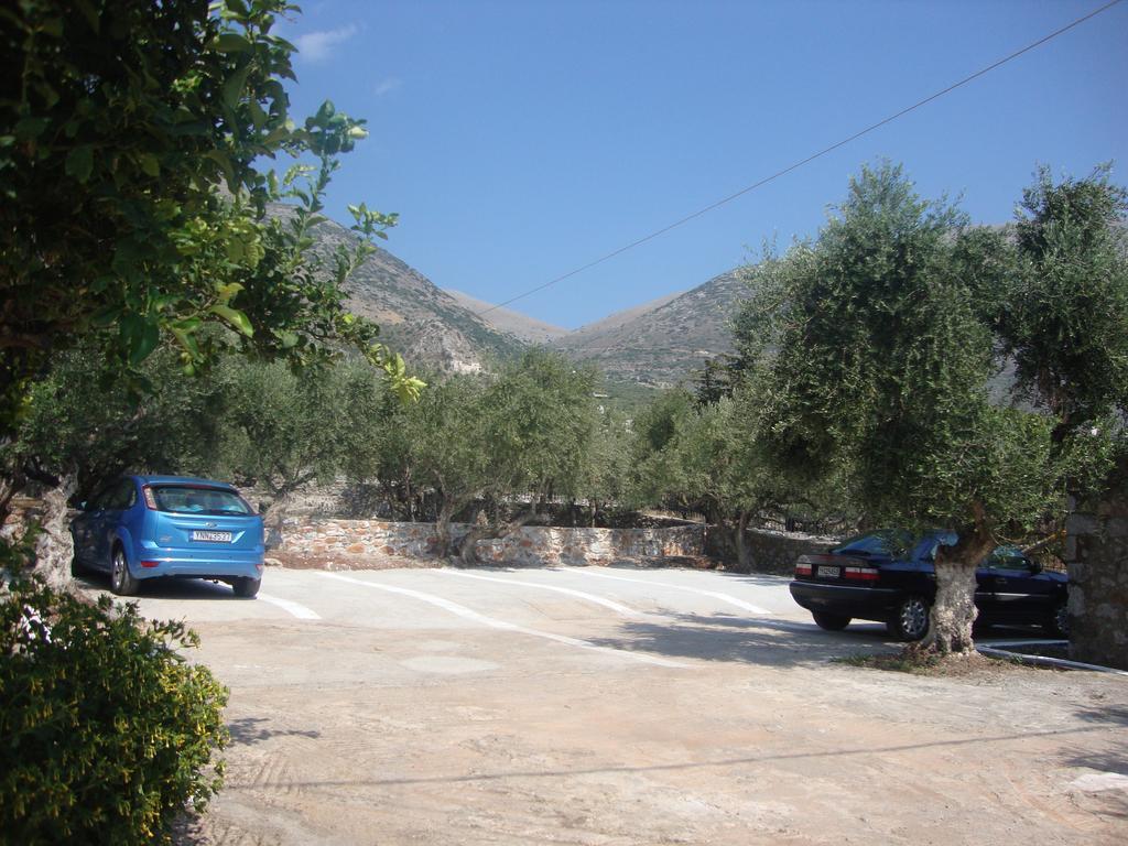 Kafiona Guesthouse Pyrgos Dirou Екстер'єр фото