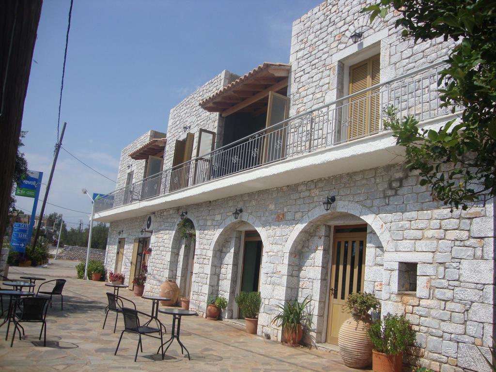 Kafiona Guesthouse Pyrgos Dirou Екстер'єр фото