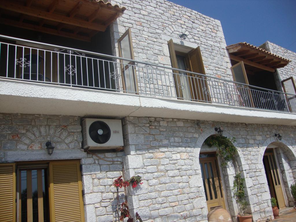 Kafiona Guesthouse Pyrgos Dirou Екстер'єр фото
