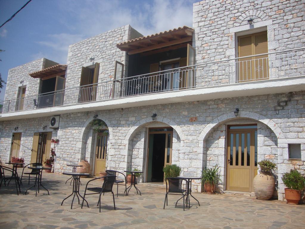 Kafiona Guesthouse Pyrgos Dirou Екстер'єр фото