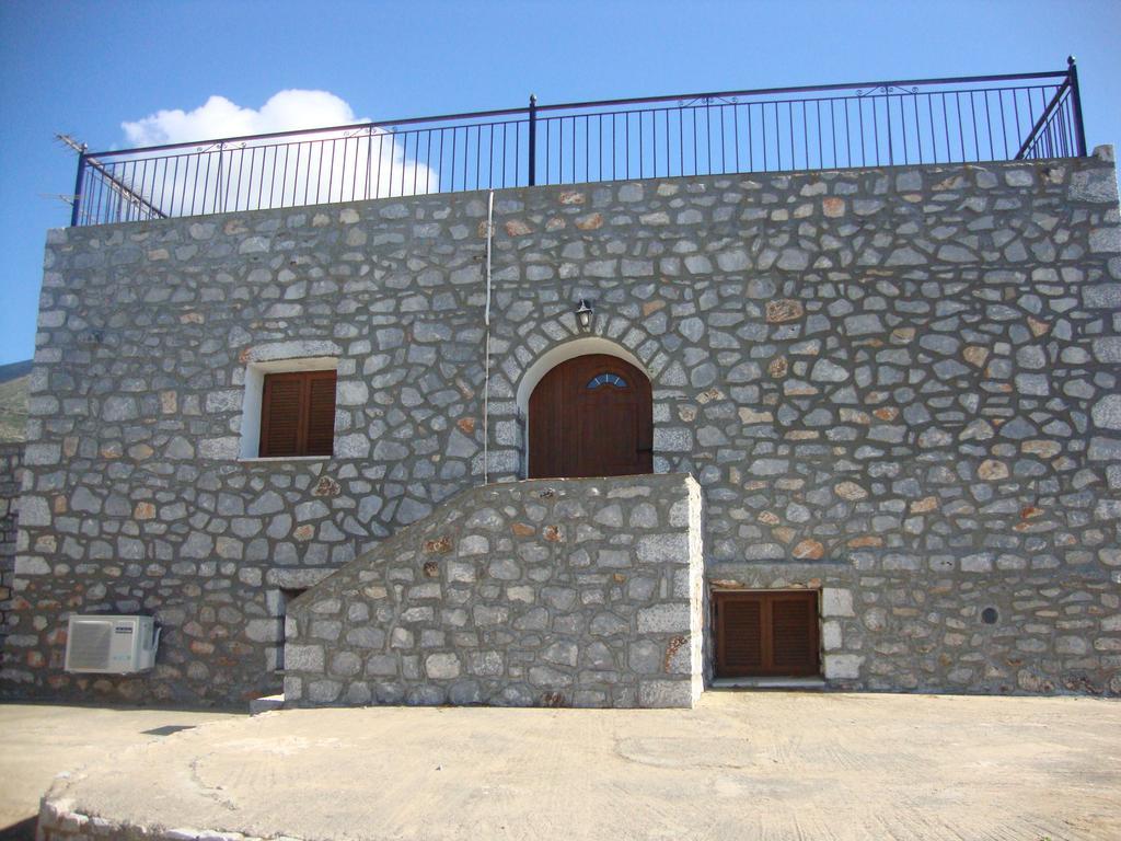 Kafiona Guesthouse Pyrgos Dirou Екстер'єр фото